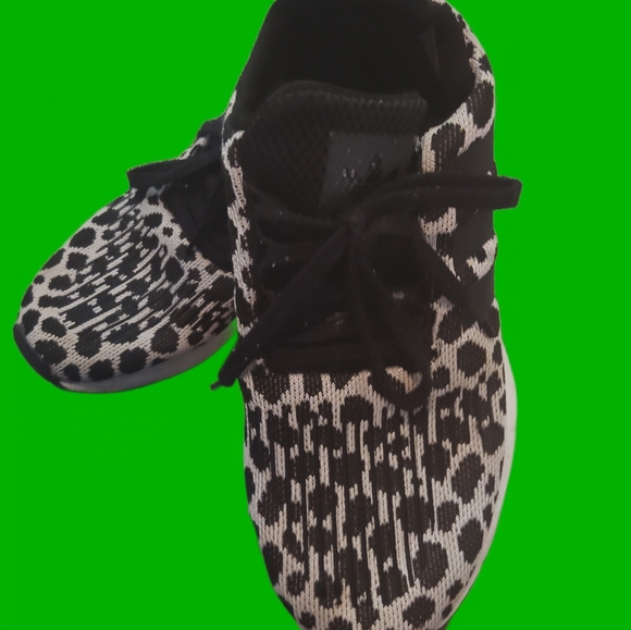 Adidas - Picture 2 of 4